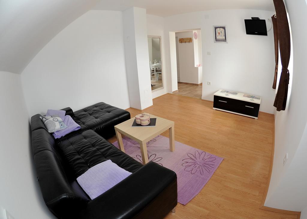 Apartments Zugec Selište Drežničko Habitación foto
