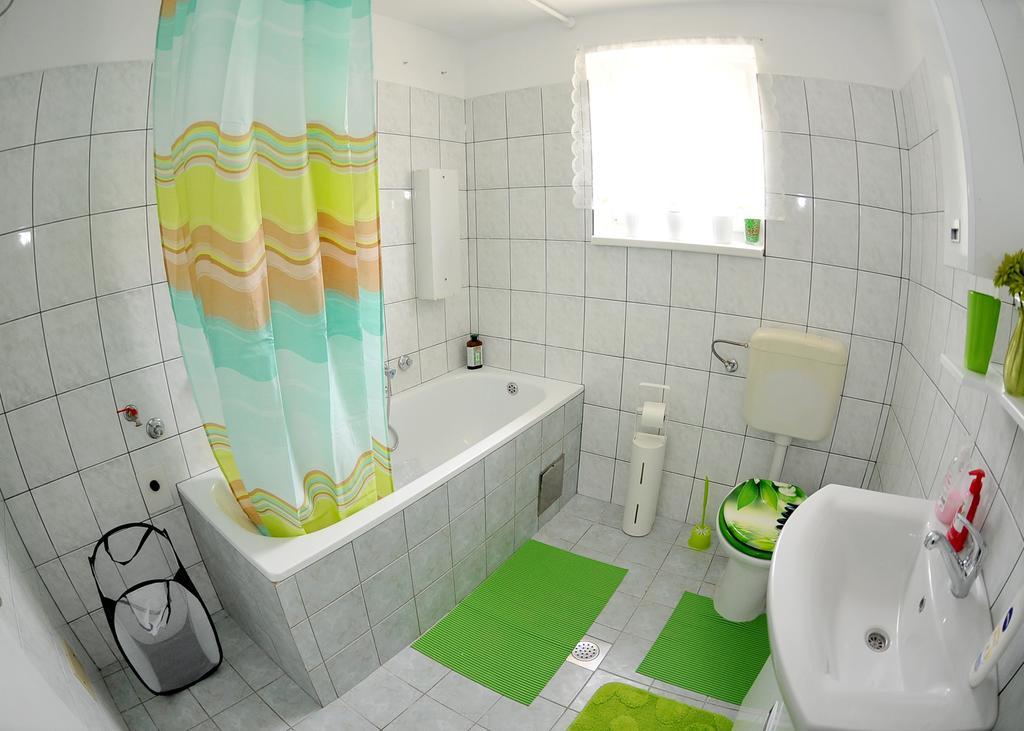 Apartments Zugec Selište Drežničko Habitación foto