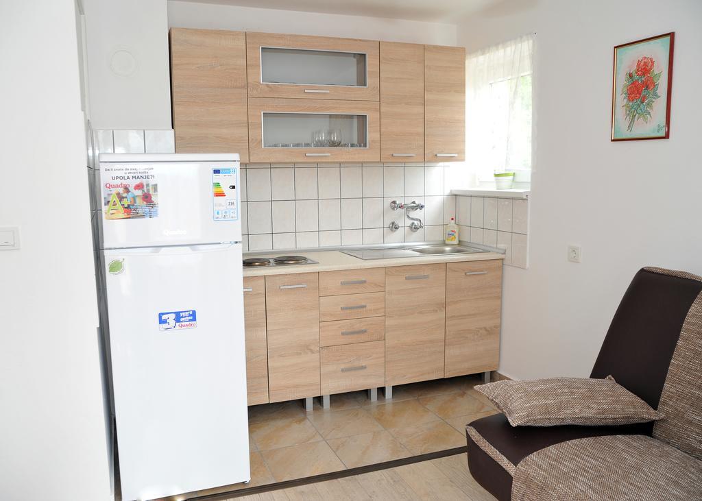 Apartments Zugec Selište Drežničko Habitación foto